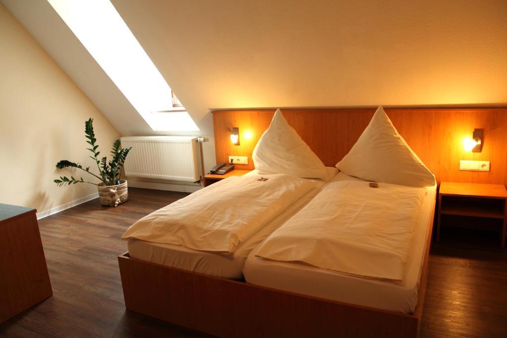 Hotel Folklorehof Chemnitz Room photo